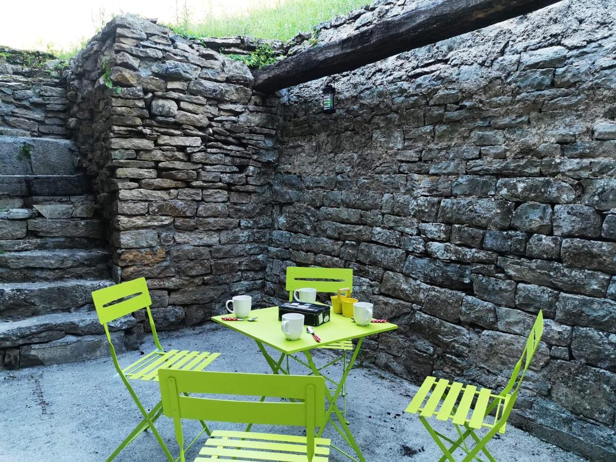 Gite Des 3 Vallees Baume-les-Messieurs Exterior photo